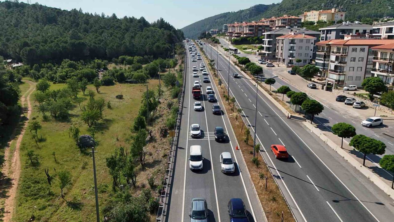 Kurban Bayramı’nda Muğla’ya yerli turist akını: Yollarda uzun kuyruklar oluştu
