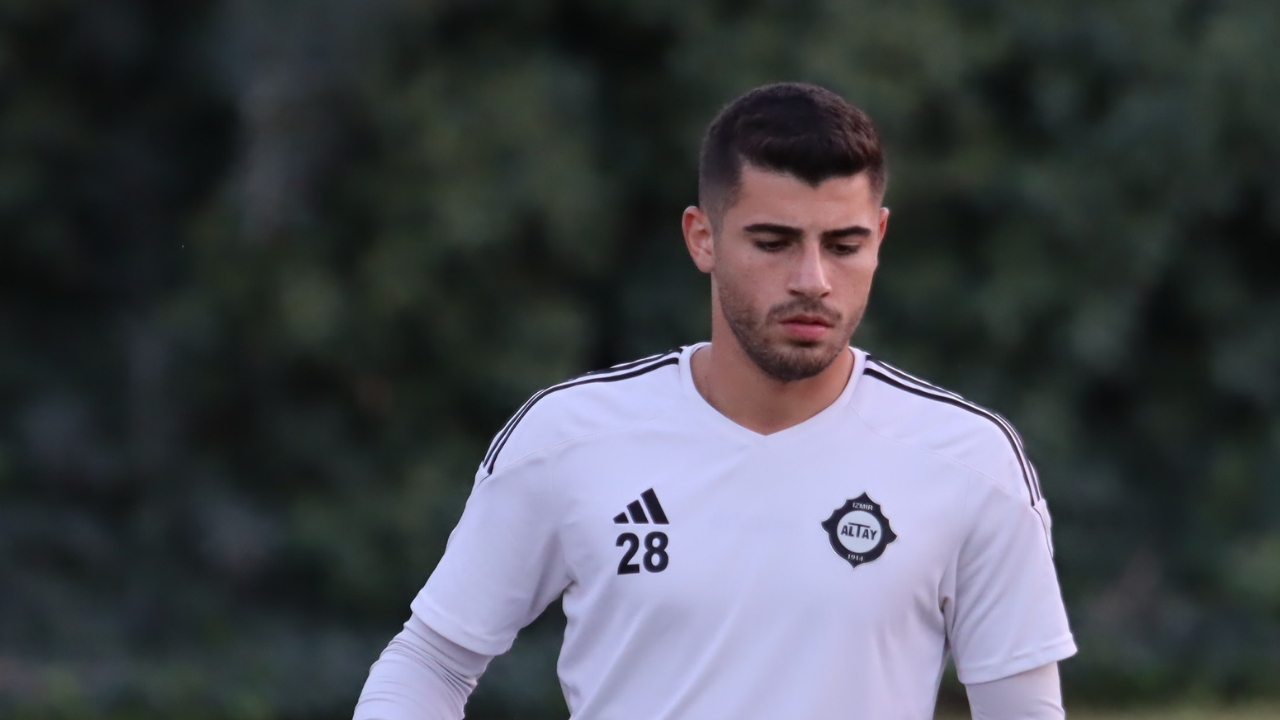 Altay’da Onur Efe yeniden siyah-beyazlı formayı giyecek