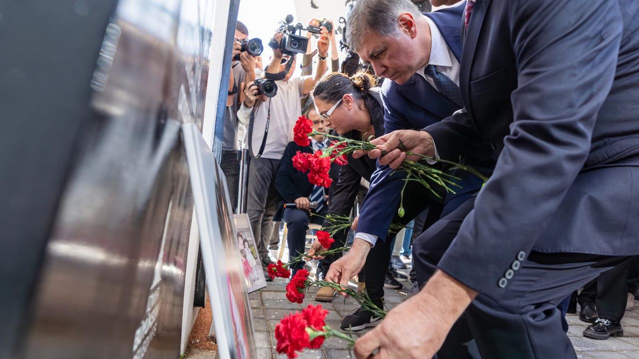 Başkan Tugay '2020 İzmir Depremi' anma törenine katıldı