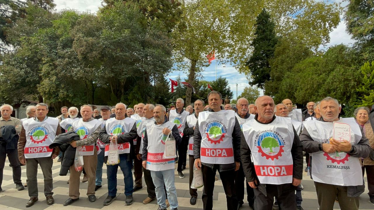 Artvin Hopa'da emekliler eylem yaptı