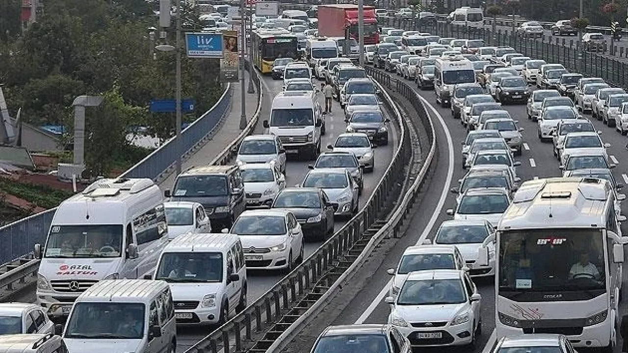 İzmir'de trafiğe kapanacak yollar belli oldu