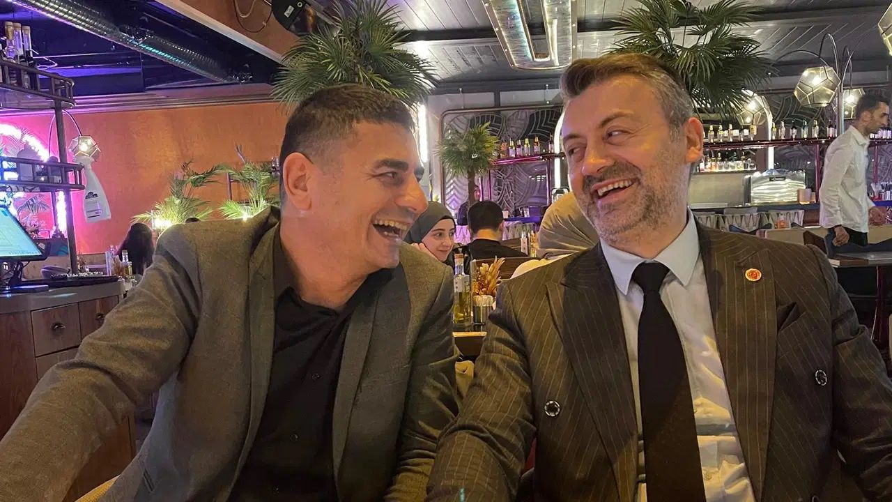 CHP’den Ak Parti’ye geçiş sonrası pozlar tepki topladı