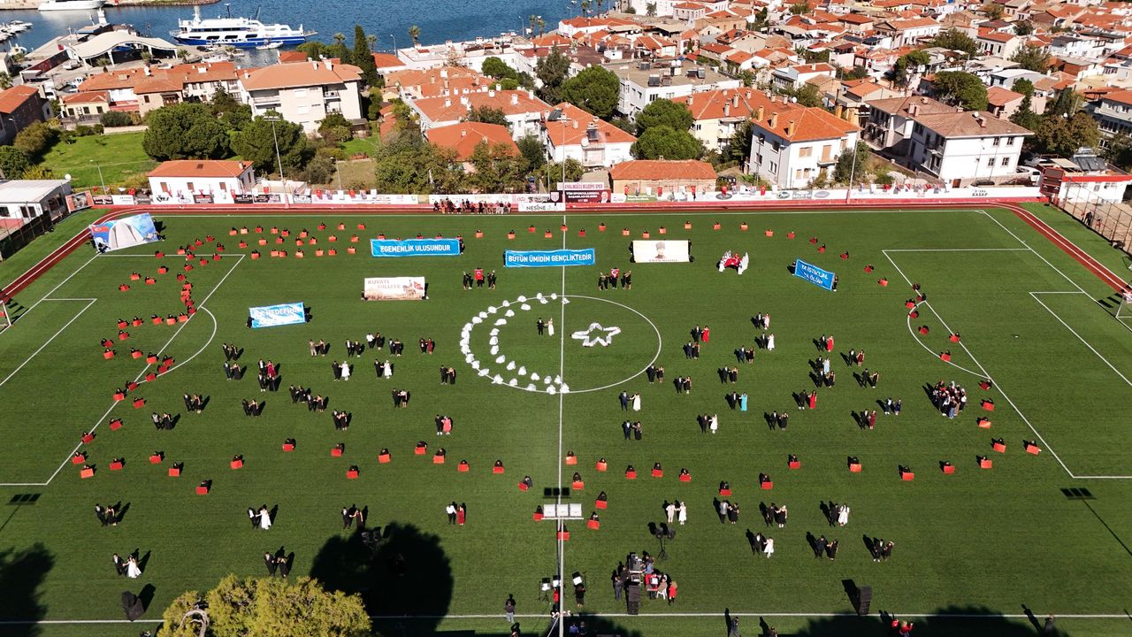 Cumhuriyet Bayramı Ayvalık’ta coşkuyla kutlandı