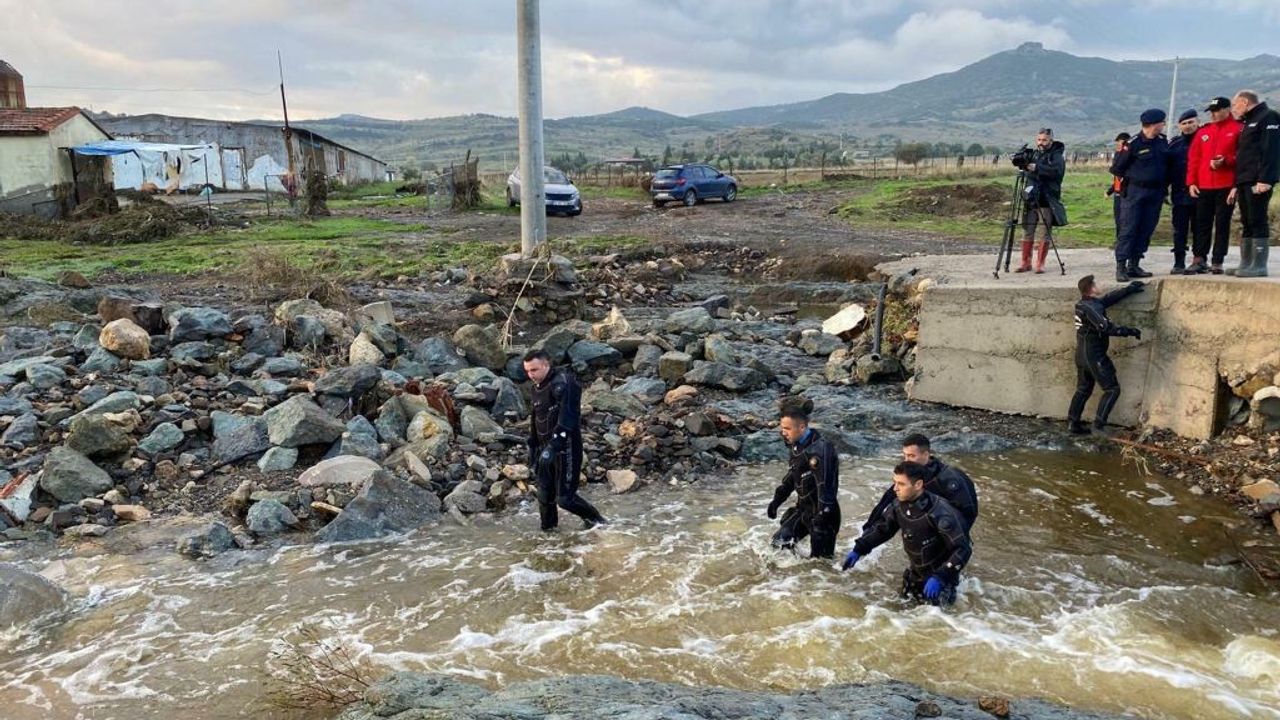İzmir Foça’da selde kaybolan kişi hayatını kaybetti!