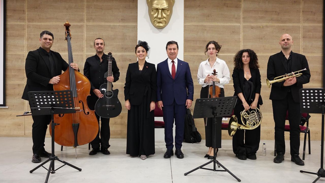 Muğla’da Cumhuriyet balosunda 102 yıllık coşku