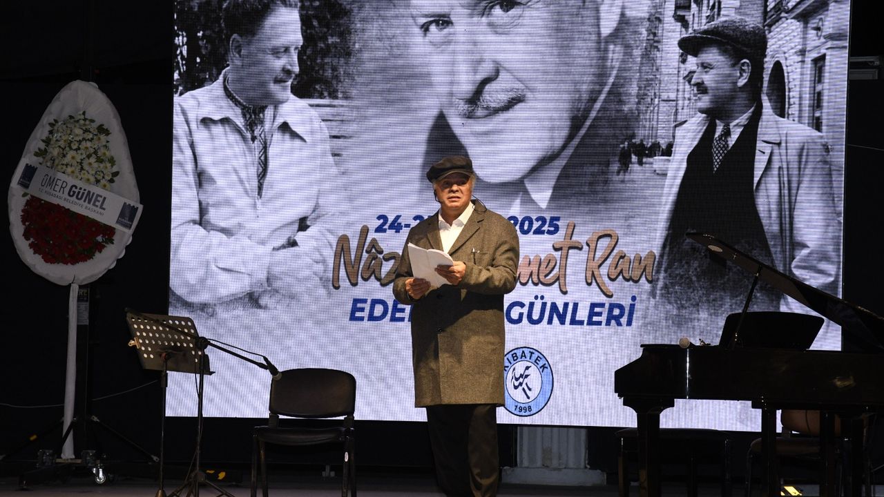 Kuşadası’nda 9 dilden Nazım sesleri