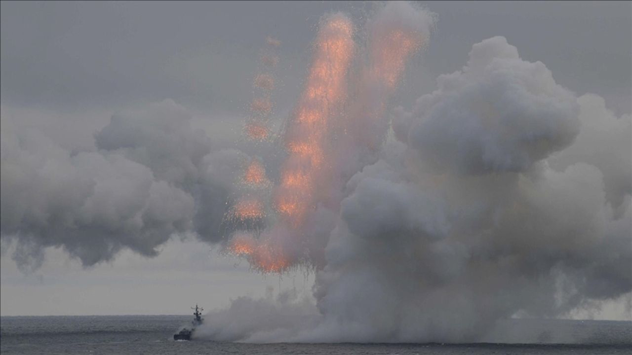 Ukrayna, Rusya'ya ait denizaltıyı vurdu