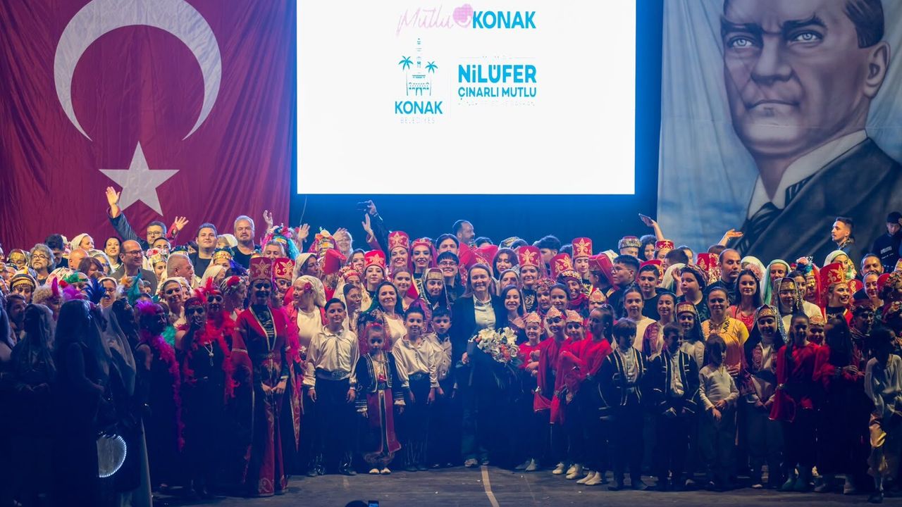 Konak'ın Halk Oyunları Şenliği 20. yıl gururu