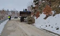 Hazarbaba Kayak Merkezi yolunda düşen kaya kaldırıldı