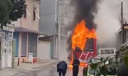 İzmir’de belediye otobüsü alevlere teslim oldu