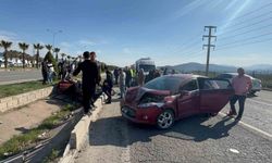 Kahramanmaraş’ta iki otomobil kafa kafaya çarpıştı: 1’i ağır 6 yaralı