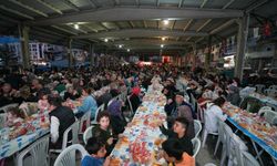 Manisa Büyükşehir'in iftar sofrası Muradiye’de kuruldu