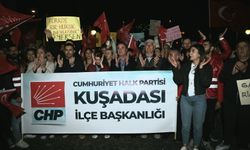 Kuşadası'nda vatandaşlar demokrasi için yürüdü