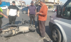 Minibüs ile çarpışan motosikletin sürücüsü yaralandı