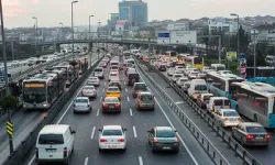 Sürücüler dikkat: Trafikte o zorunluluk sona eriyor!