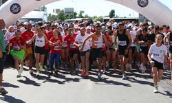 715 sporcu Karabağlar’da Cumhuriyet ve Bağımsızlık için koştu