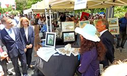 Çeşme'nin tarihi güzellikleri suluboya eserlerle hayat buldu
