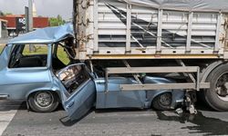 Aksaray’da otomobil tırın altına girdi: 1 ağır yaralı