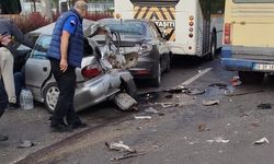 Ankara’da işçi servisi kırmızı ışıkta bekleyen araçlara çarptı: 14 yaralı