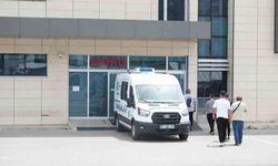 Babasının bıçaklayarak öldürdüğü  gencin cenazesi morgdan alındı