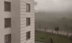 Çatıdan kopan parça çocuğun üzerine düştü