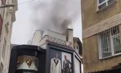 Bursa’da Tarihi Uzun Çarşı’da korkutan yangın: Çatı katı alev alev yandı