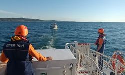 Çanakkale Boğazı’nda sürüklenen tekne kurtarıldı