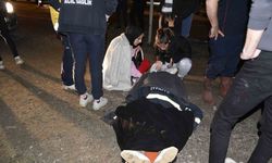 Çarpıştıktan sonra savrulan 2 araç yayaların arasında daldı: 11 yaralı