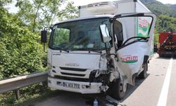 D-650’de kamyonet, SUV tarzı araca arkadan çarptı: Trafik durma noktasına geldi