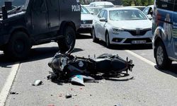 Diyarbakır’da motosiklet sürücüsü otomobile arkadan çarptı
