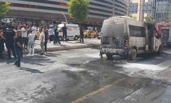 Diyarbakır’da şehir içi minibüs alevlere teslim oldu