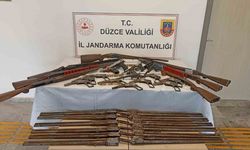Düzce’de silah imalathanesine baskın: Çok sayıda ruhsatsız silah ve tüfek ele geçirildi