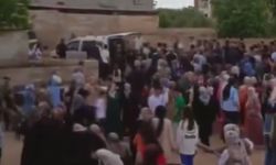 Havaya ateş etmek isterken kuzenini vurdu