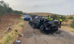 Gaziantep’te iki otomobil kafa kafaya çarpıştı: 1’i ağır 8 yaralı