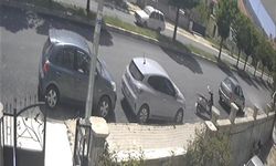 Gençlerin yaralandığı motosiklet kazası güvenlik kamerasında