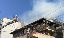İzmir’de çatı yangını