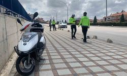 Kazada motosikletle birlikte 20 metre sürüklendi