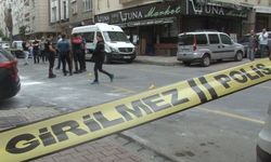 Küçükçekmece’de akli dengesi yerinde olmayan şahıs polise saldırınca ayağından vurularak gözaltına alındı