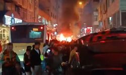 Küçükçekmece’de havai fişekli kutlamada yangın çıktı, araç küle döndü