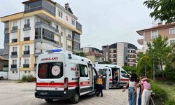Liseli kızların sosyal medya kavgasını ayırmak için araya giren 2 kız bıçaklandı