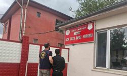 Mardin’de cezaevi firarisi düğün salonunda saz çalarken yakalandı