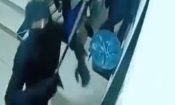 Mardin’de maskeli saldırganların ev kapısını kırma anı kamerada