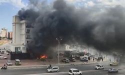 Mersin’de korkutan yangın: Patlama sesleri ile alevler yükseldi
