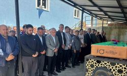 Denizde boğularak hayatını kaybeden lise öğrencisi toprağa verildi