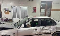 Otomobilin camiye daldığı anların güvenlik kamerası ortaya çıktı