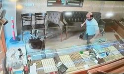 Kuyumcuda soygun girişimi: Sandalye fırlatıp soyguncuyu kaçırdılar