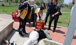 Tabancayla yaralanmış halde bulunan kadın kendini vurmuş
