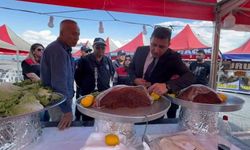Tezgâhta sinekli et, bozuk ürün tespit edildi. Pazar mühürlendi