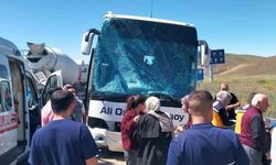 Yolcu otobüsü EDS direğini devirip karşı şeride geçti: 2 yaralı
