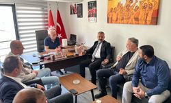 Aslanoğlu'ndan DİSK'e ziyaret: “Grevin mağduru İzmir, sevineni AK Parti olacak”